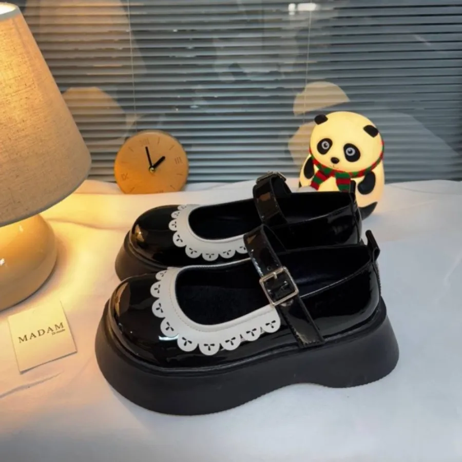 کالج مشکی عروسکی