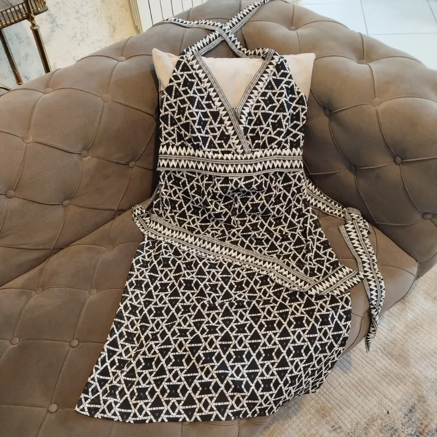 پیراهن  دور گردنی