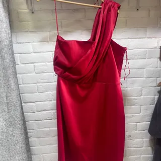 پیراهن قرمز