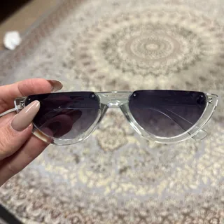 عینک دودی دور آبی