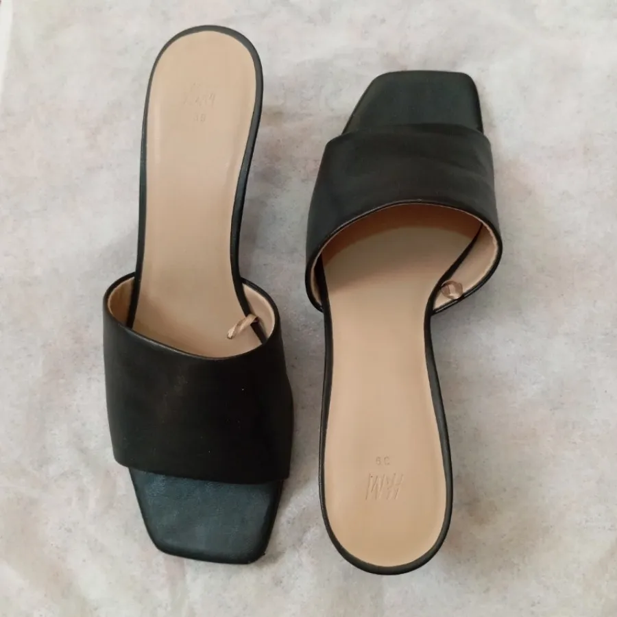 کفش اچ اند ام