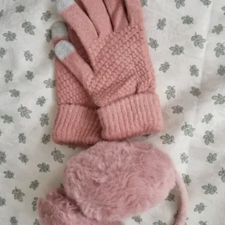 ست دستکش و گوشگیر