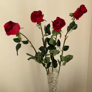 گل رز قرمز مصنوعی