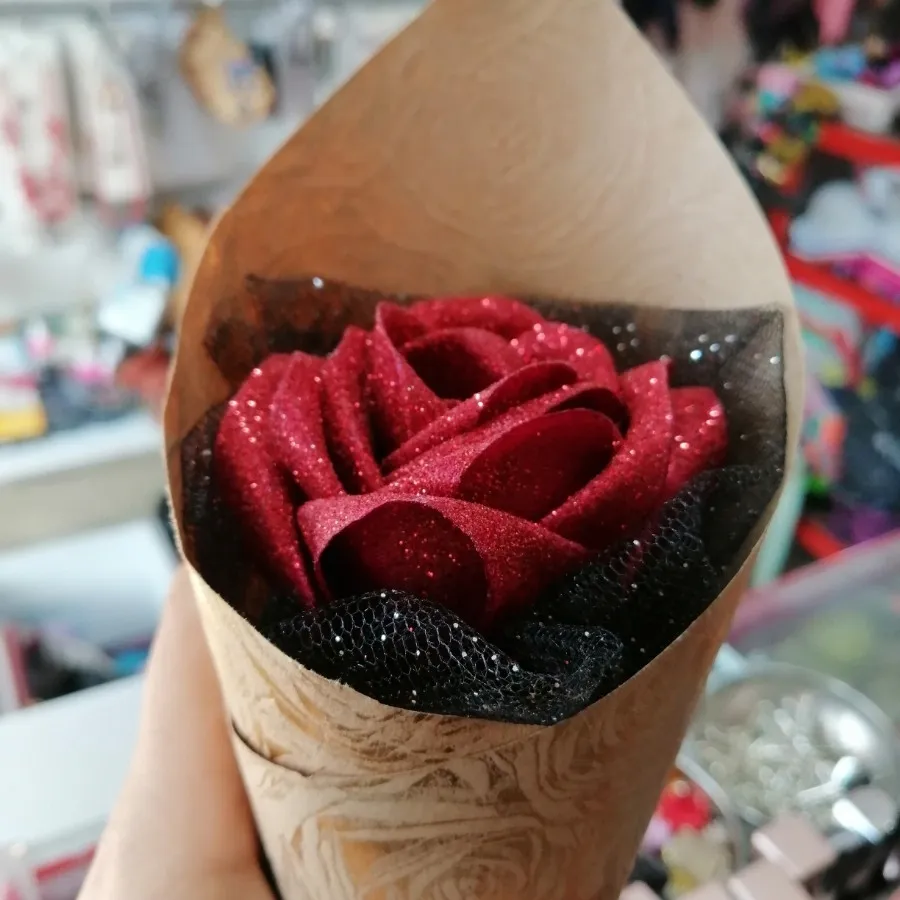 شاخه گل شاین دار