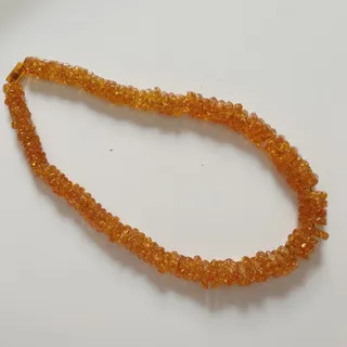 گردنبند طرح کهربایی