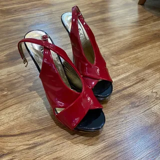 کفش پاشنه بلند زرشکی