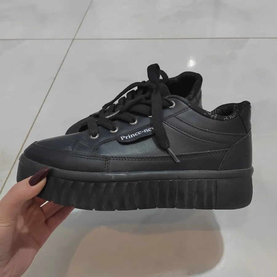 کفش کتونی اسپرت