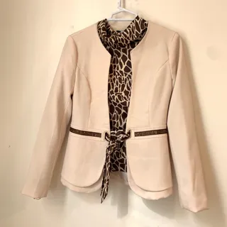 کت و دامن و شومیز