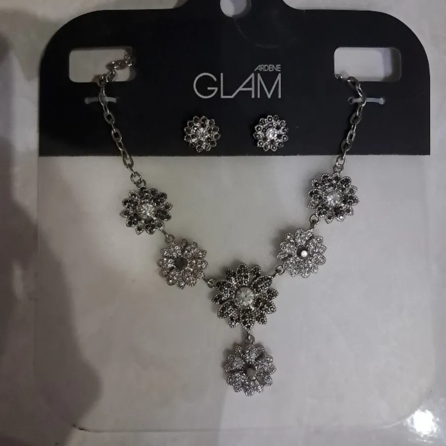 ست گردنبند و گوشواره