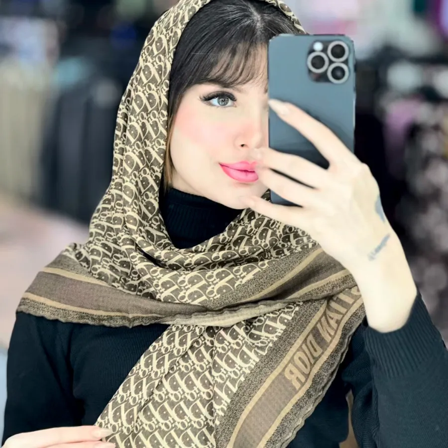 روسری مارک دیور
