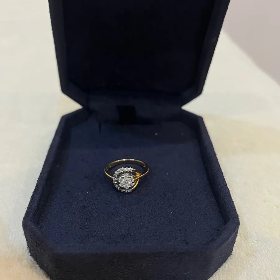 انگشتر تک نگین