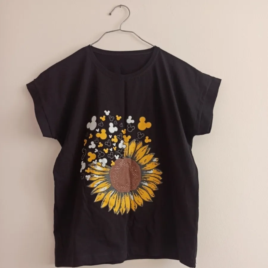 تیشرت مشکی آفتاب گردون