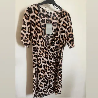 پیراهن اچ اند ام