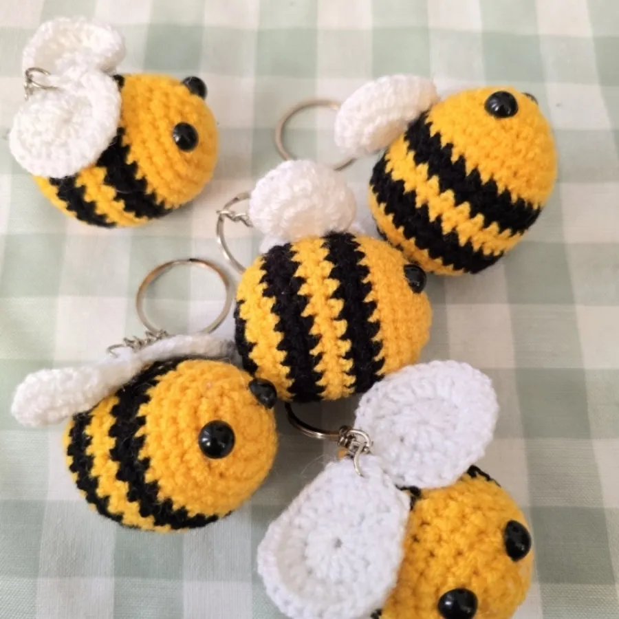 جاکلیدی زنبور بافتنی