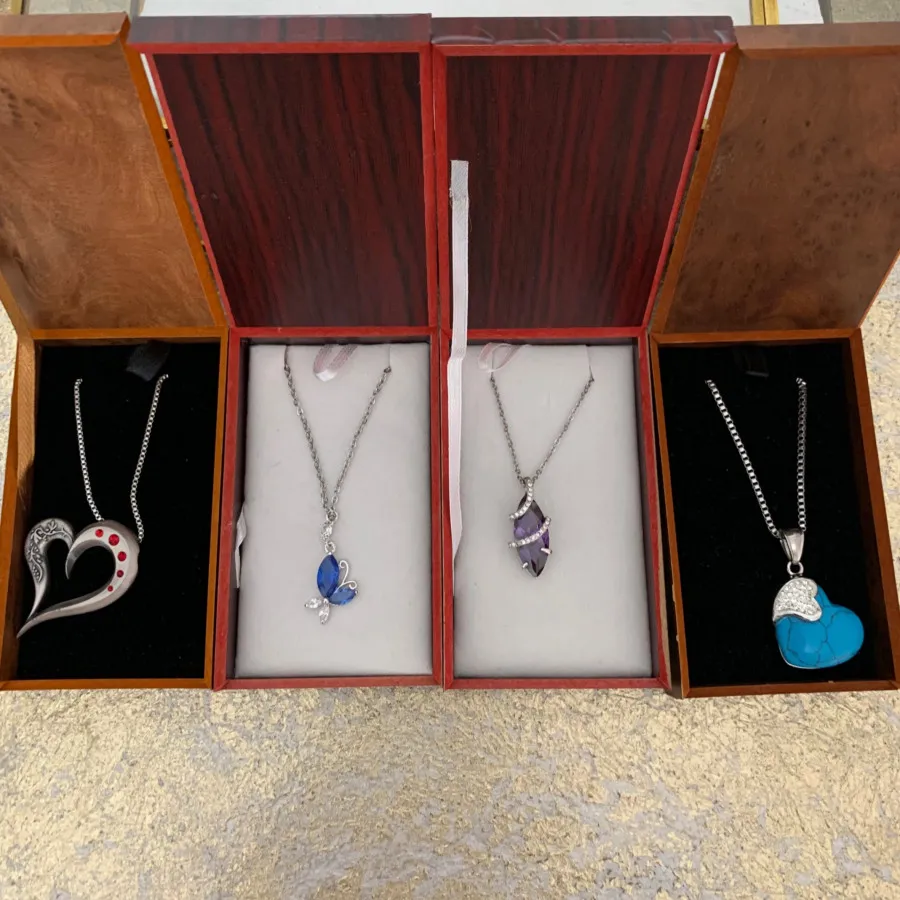 گردنبند با زنجیر