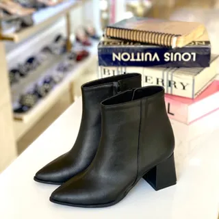 نیم بوت چرم مشکی