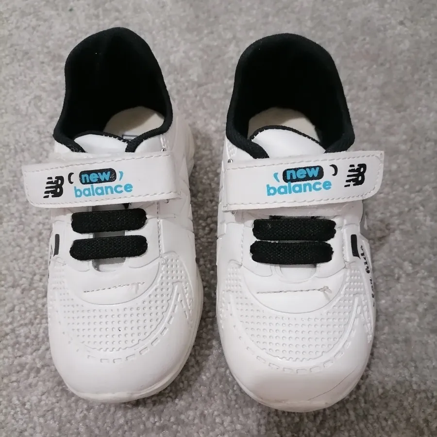 کتونی نیو بالانس