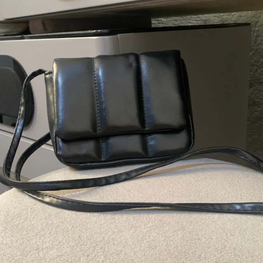 کیف مشکی چرم دخترانه