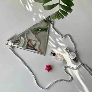 کیف مثلثی نقره ای