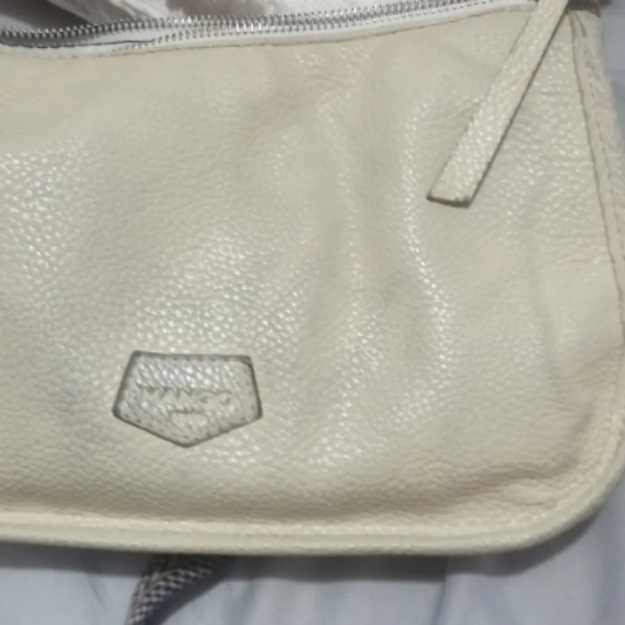 کیف برند منگو