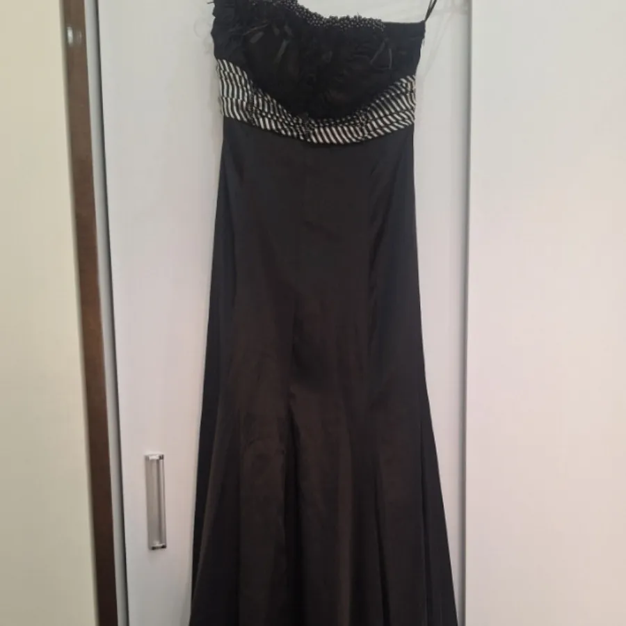 پیراهن دکلته