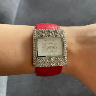 ساعت دخترانه