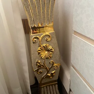 گلدان کنارسالنی