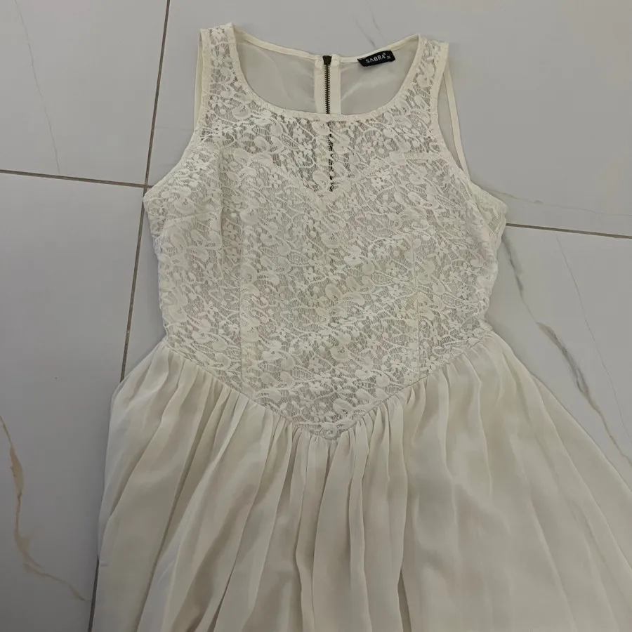 پیراهن سفید