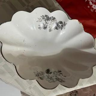 اجیل خوری و شیرینی خوری