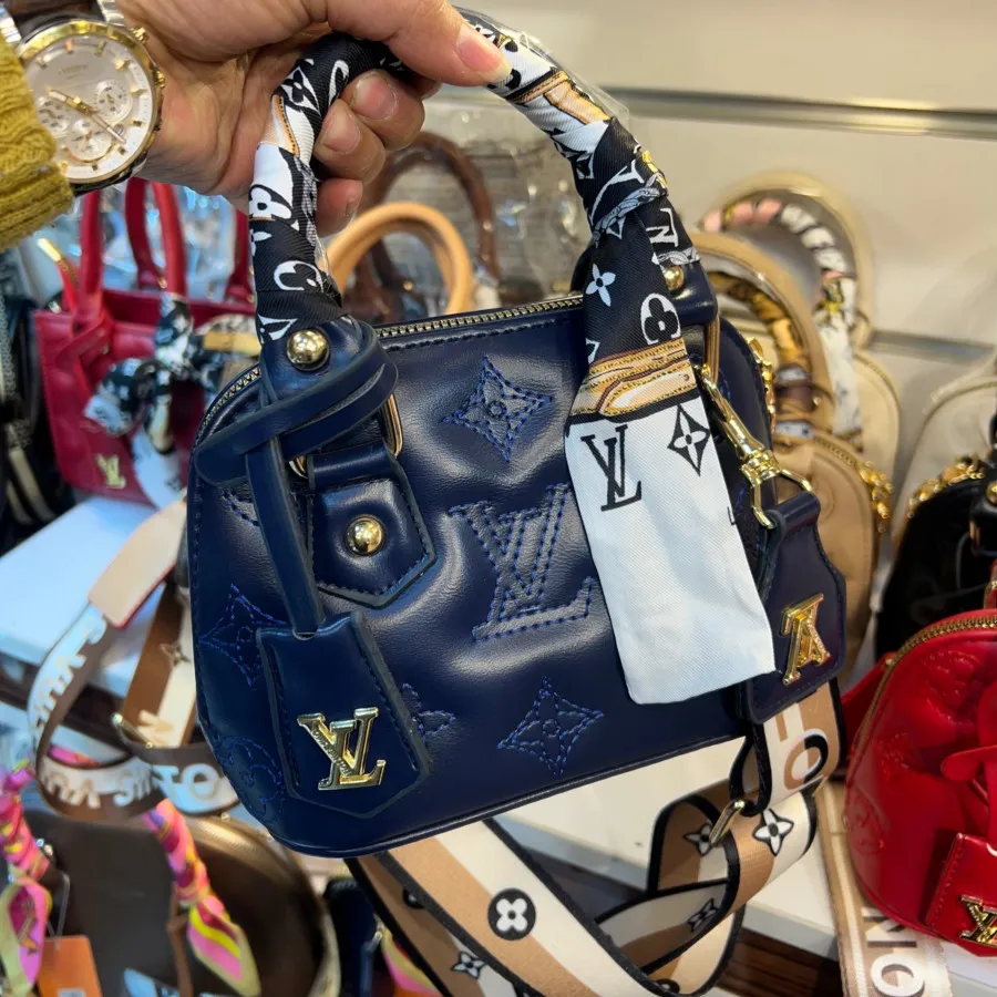 کیف ال وی صندوقی