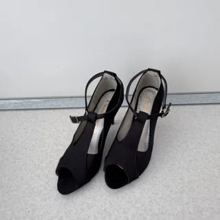 کفش پاشنه بلند