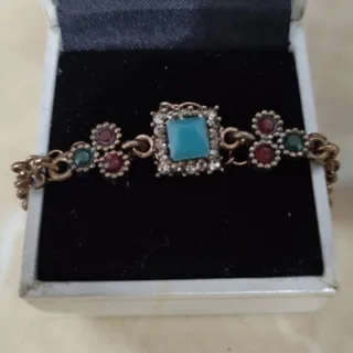 دستبند زیبا با نگین رنگی