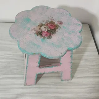 چهارپایه چوبی