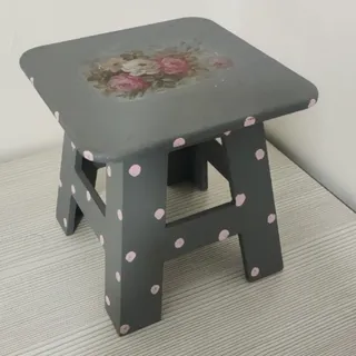 چهارپایه چوبی