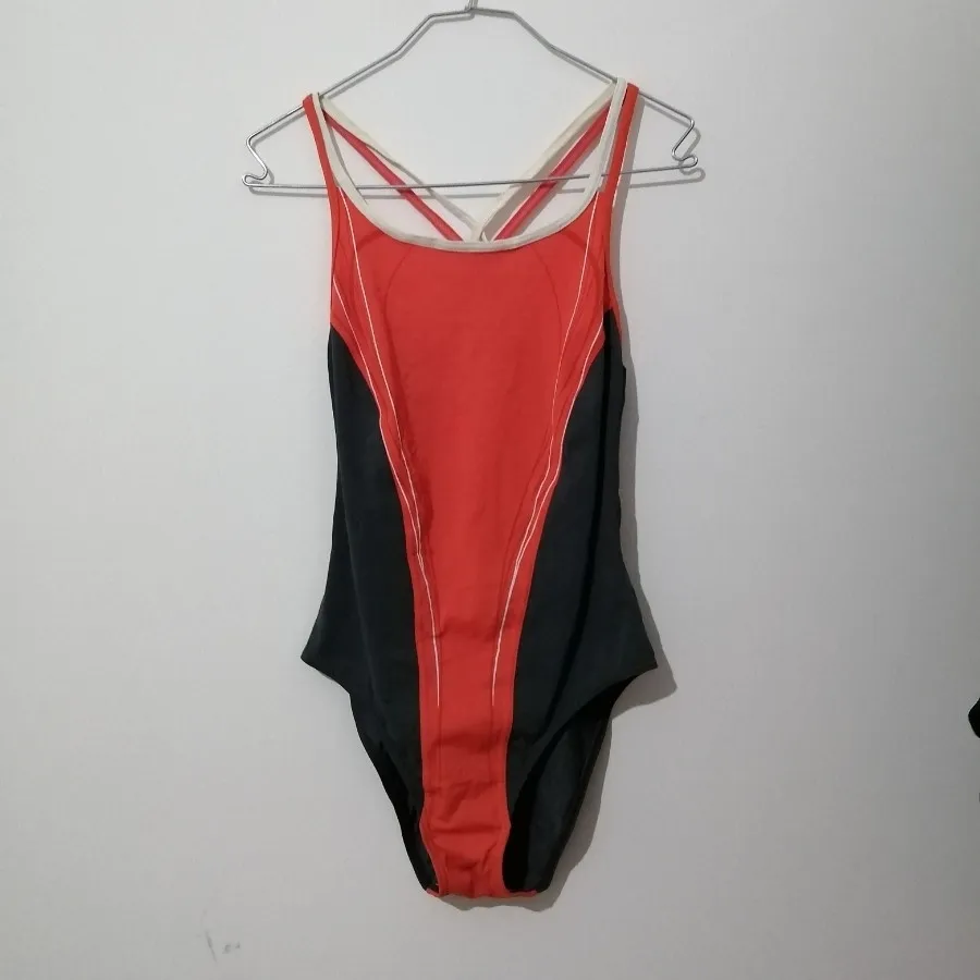 مایو زنانه شنا استخر