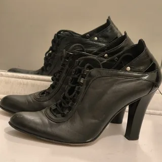 کفش چرم زنانه