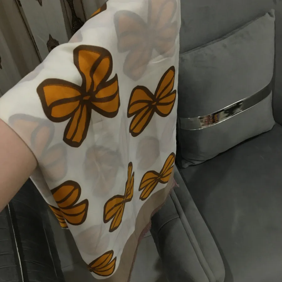 شال پاپیون سفید صورتی