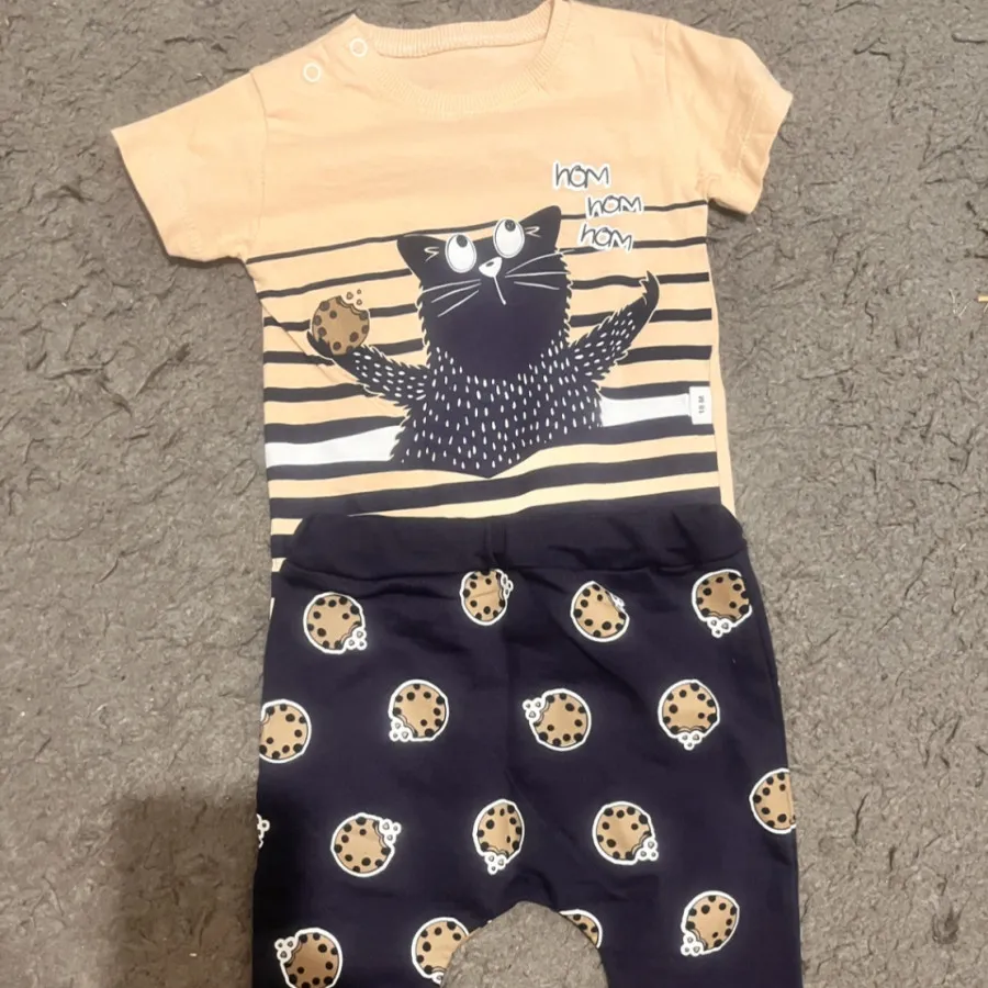 بلوز و شلوار بچگانه