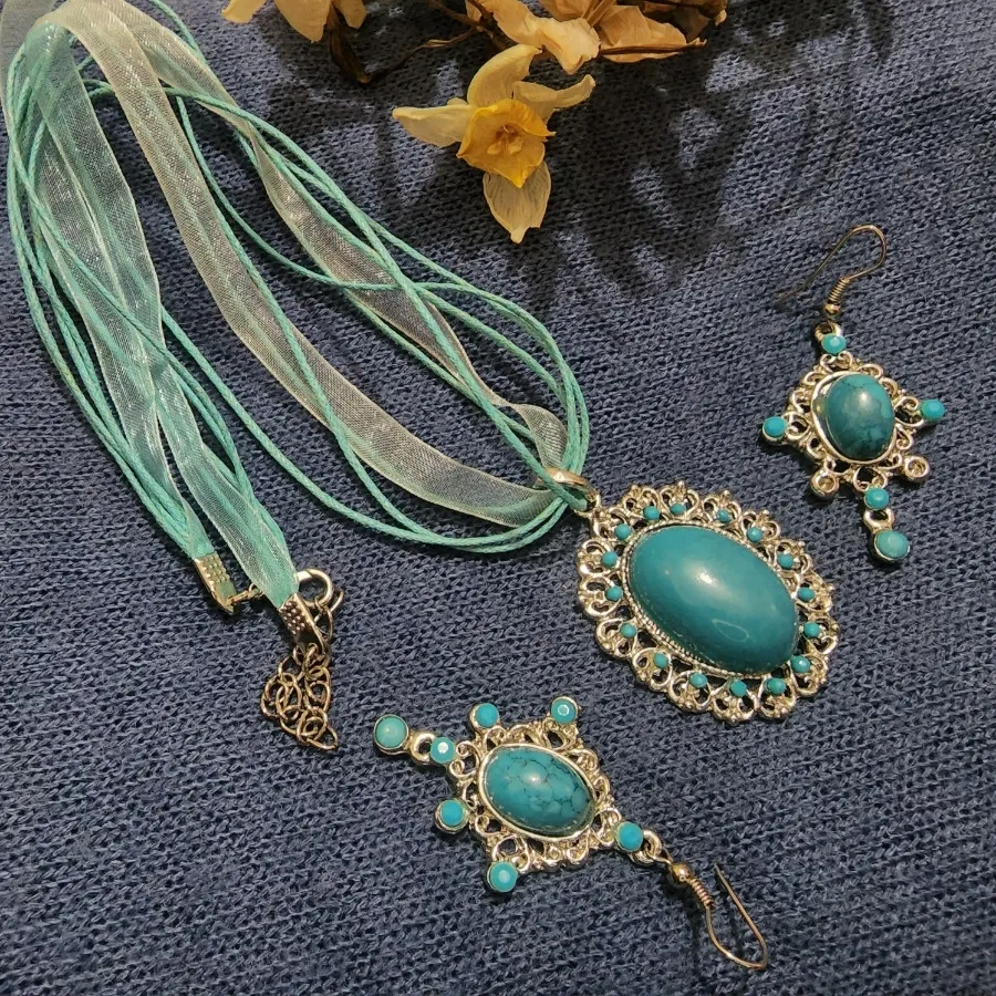 گردنبند و گوشواره