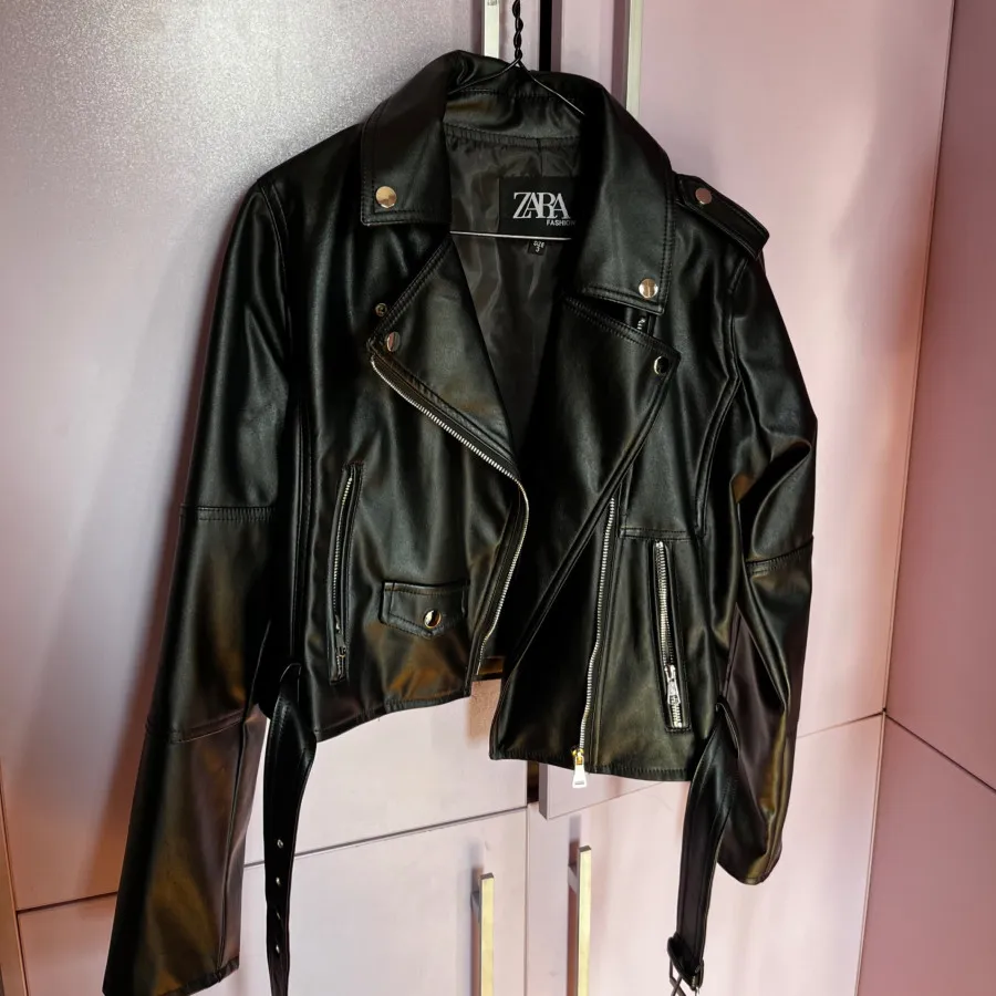 کت چرم زارا