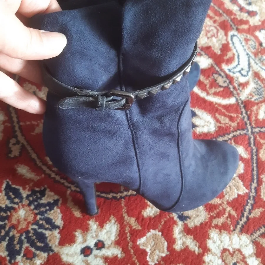 نیم بوت پاشنه دار