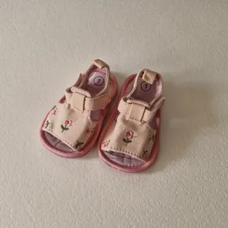 پاپوش بچگانه وارداتی