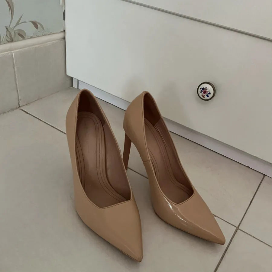 کفش رنگ شیک نود