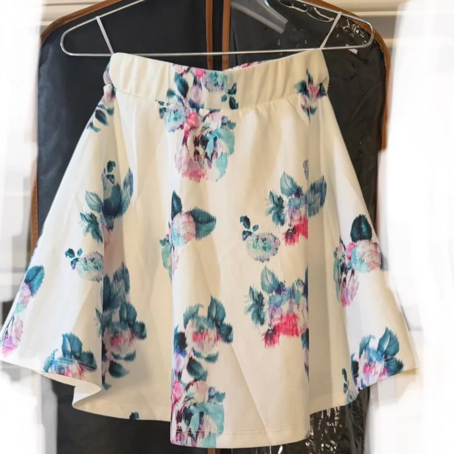 دامن‌ عروسکیpull&bear