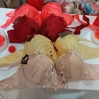 سوتین اسفنجی مجلسی