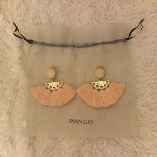 گوشواره منگو