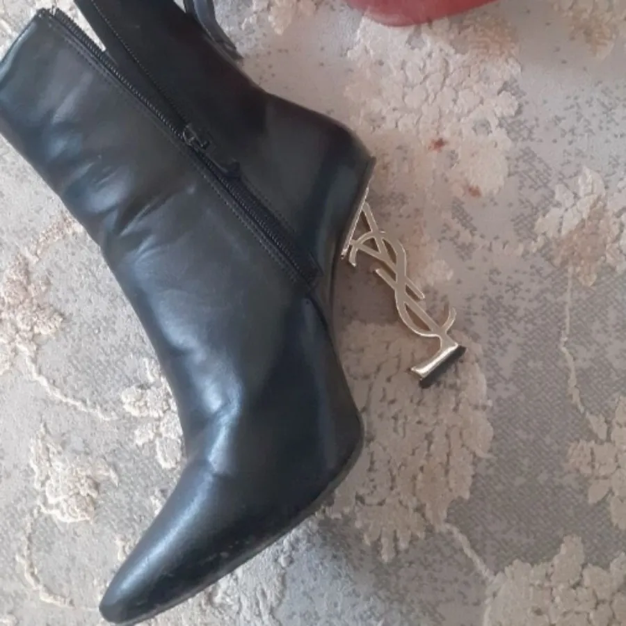 کفش پاشنه بلند