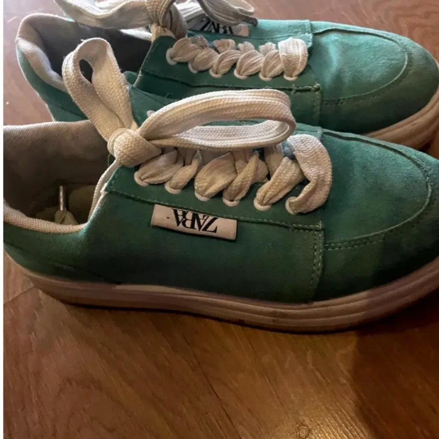 کفش اسپرت zara