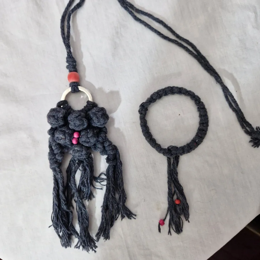 گردنبند و الگو زنانه