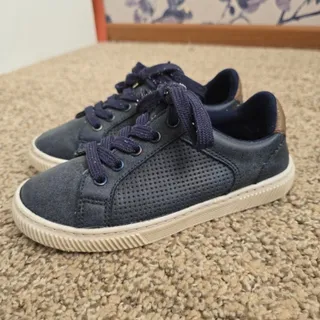 کفش دور‌ دوختِ سالیان